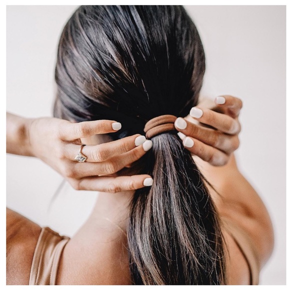 2 packs of GIMME Medium Hair Ties Ponytail Ties - 2 packs of 10ct for $15 - Picture 4 of 6